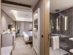 Отель Woovo Phuket Patong