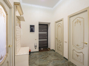 Апартаменты четырехкомнатные с видом на крепостную стену