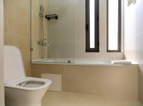 Отель Crown Hotel Bishkek