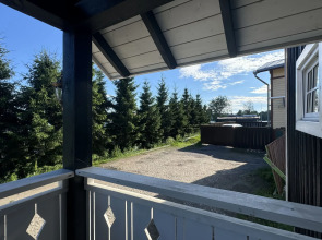 Частный дом коттедж у пристани в центре города