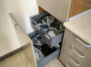 Апартаменты на 8-м этаже в центре, 70 кв. м.