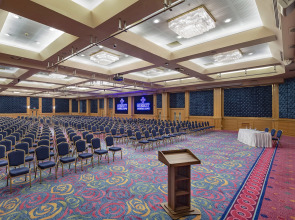 Отель Merit Crystal Cove Casino & SPA