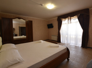 Отель Замок Азов