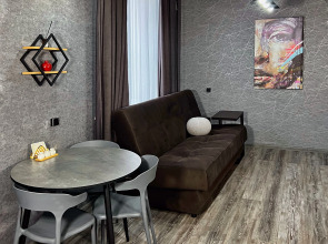 Апартаменты Granada Шикарная евро-двушка в центре города с новым ремонтом в стиле Лофт