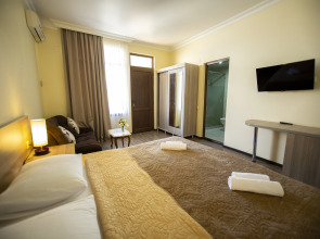 Отель Chveni Ezo