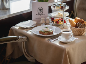 Отель H15 Francuski Hotel