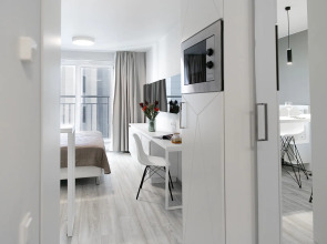 Апартаменты MyhomeYourhome на Салова 61