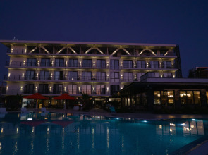 Отель Riviera Hotel