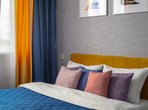 Апартаменты TopHouse на Каплунова 10 трёхкомнатные