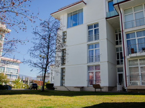 Квартира для 4х гостей в минуте от моря с оборудованной кухонной зоной и просторным душем