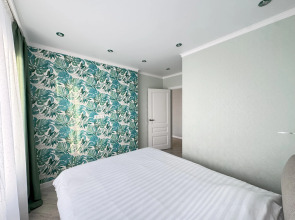 Апартаменты Четырехместная дизайнерская квартира в ЖК "Новин"