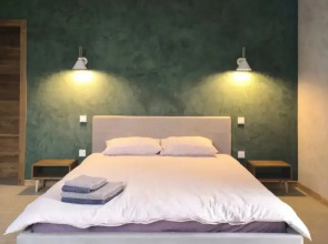 Частный дом Shagal Chalet 1