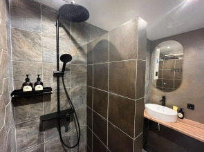 Апартаменты с проектором в комплексе с бассейном