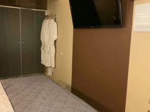 Апартаменты на Средней 13