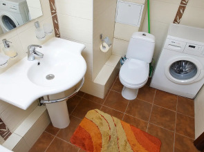 Квартира Двухкомнатная в тихом зеленом дворике