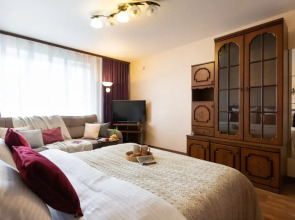 Апартаменты 2 комнатные с балконом в центре города, рядом Парк Победы