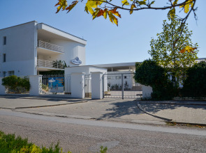 Отель Комплекс апартаментов Невский берег