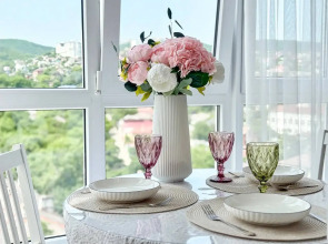 Квартира В Центре Города с Видом на Горы и Море — Как Дома, Tепло и Уютно!