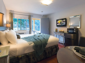 Отель The Lodge at Blue Lakes