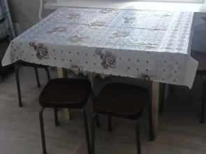 Апартаменты Двухкомнатная квартира с ремонтом рядом с озером