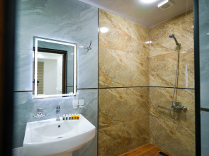 Отель Chehran Hotel