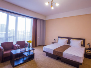 Отель Ani Central Inn