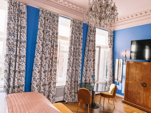 Апартаменты Эксклюзивная квартира Уголок Парижа