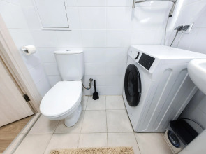 Квартира Вместительная у МРНЦ им. Цыба