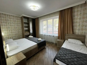 Частный Дом в Горах с Бассейном