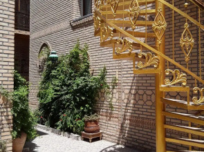 Отель Sasha & Son