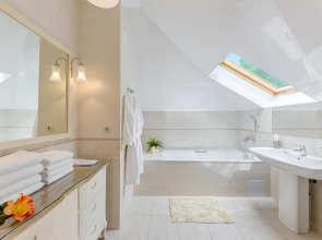 Отель Ашамба