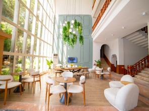 Rose Garden Premium Hotel