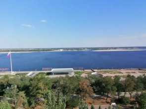 Трёхкомнатные апартаменты на Маршала Чуйкова