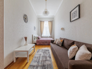 Апартаменты у Казанского Собора DereMRents ДереМРентс