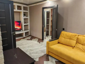 Квартира Двухкомнатная Около Мегагринна