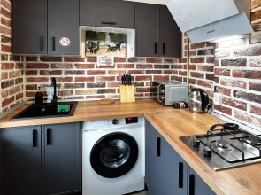 Апартаменты Granada Комфортная Евро-двушка в центре города с новым дизайнерским ремонтом