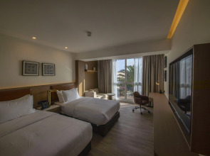 Отель Luxotel Aqaba Beach Resort & Spa Hotel