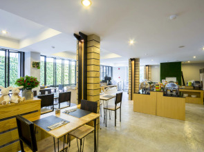 Курортный отель Apple A Day Resort