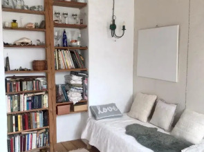 Апартаменты возле пляжа с красивым садом