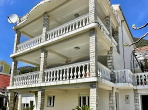 Апарт-отель Family House with pool & sea view