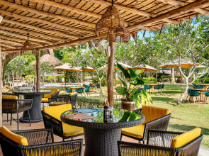 Отель Saii Phi Phi Island Village