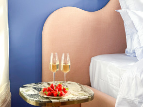 Апартаменты Эксклюзивная квартира Уголок Парижа