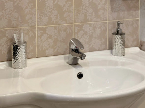 Апартаменты "Granada" Отличный вариант двухкомнатной квартиры в центре города недалеко от ЖД Вокзала