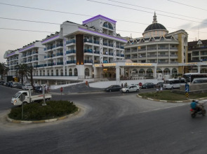 Palm World Resort & Spa Side - All Inclusive