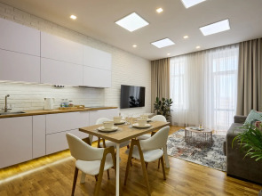 Апартаменты ЕвроУют Просторные трехкомнатные недалеко от центра