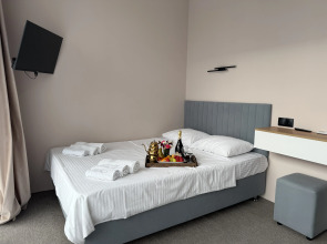 Отель SANDRO&MILANII