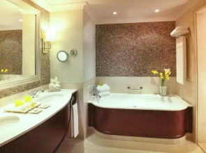 Отель JA The Resort - JA Palm Tree Court