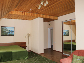 Отель NATIONAL Dombay