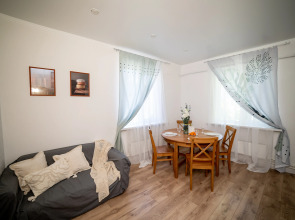 Частный Дом Уютный Дом в Тихом Центре Города для Семейного Отдыха