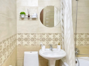 Апартаменты Квартира уютная с спорт площадкой во дворе